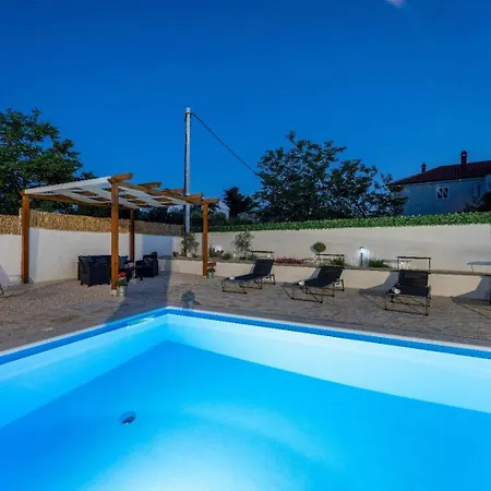 Anura Villa Brisevo